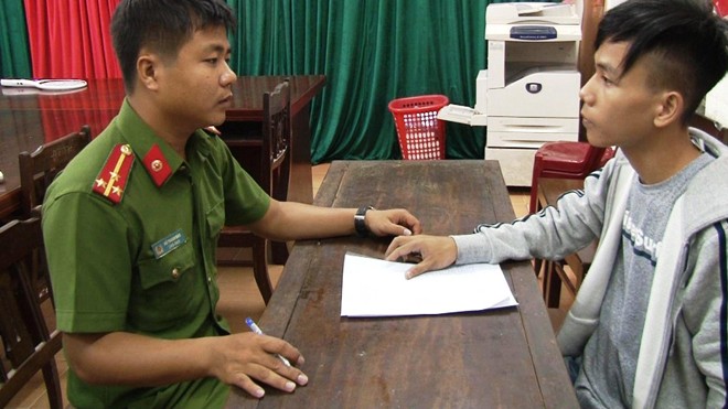  Nguyễn Bảo Toàn bị công an bắt giữ sau khi quay lại Huế.