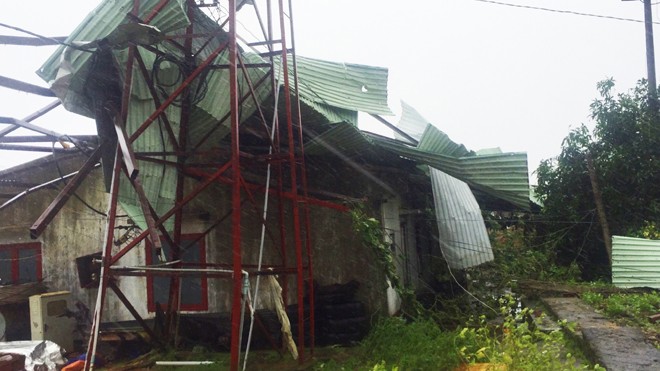 Bão phá tan nhà ở xã Ea Mđoan huyện MĐrắk tỉnh Đắk Lắk