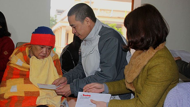Tặng quà tết hỗ trợ thương bệnh binh nặng tại Nghệ An