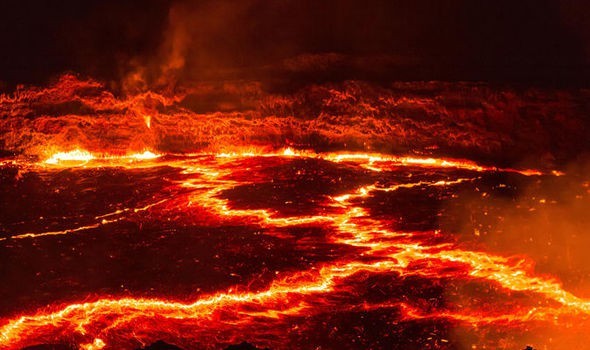 Các núi lửa ở châu Phi đang chia lục địa này thành 2 phần và mở toang "cánh cổng dẫn tới địa ngục".