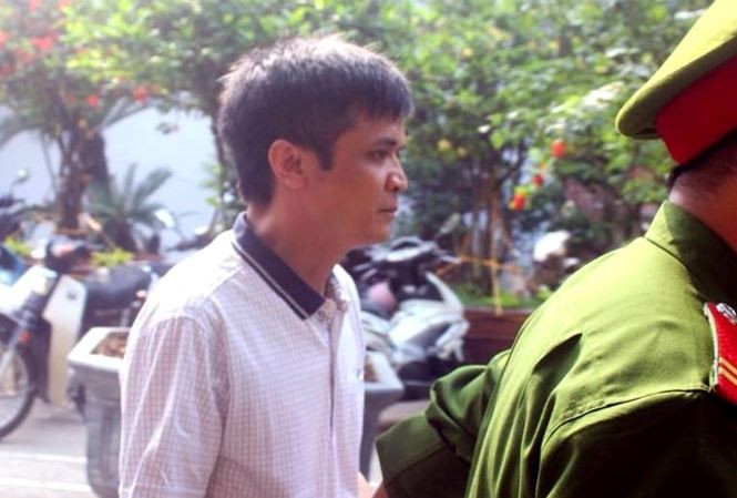  Nguyễn Đình Lê (SN 1974) – giáo viên trường Tiểu học An Thượng A (Hoài Đức) án 6 năm tù về tội “Dâm ô đối với người dưới 16 tuổi.