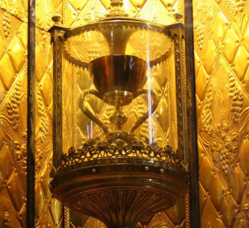 Chiếc chén thánh ở Valencia vẫn không được Vatican xem là Chén Thánh thực thụ