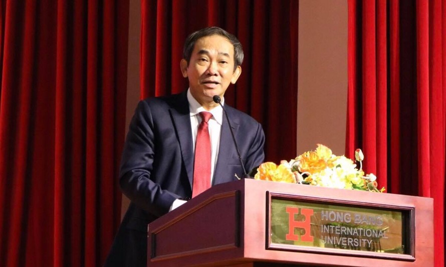 PGS.TS Hồ Thanh Phong, nguyên Hiệu trưởng Trường ĐH Quốc tế, ĐH Quốc gia TP.HCM hiện tại là Hiệu trưởng Trường ĐH Quốc tế Hồng Bàng
