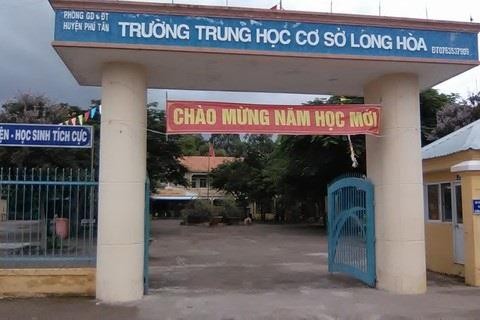  Trường THCS Long Hòa, huyện Phú Tân- nơi xảy ra sự việc