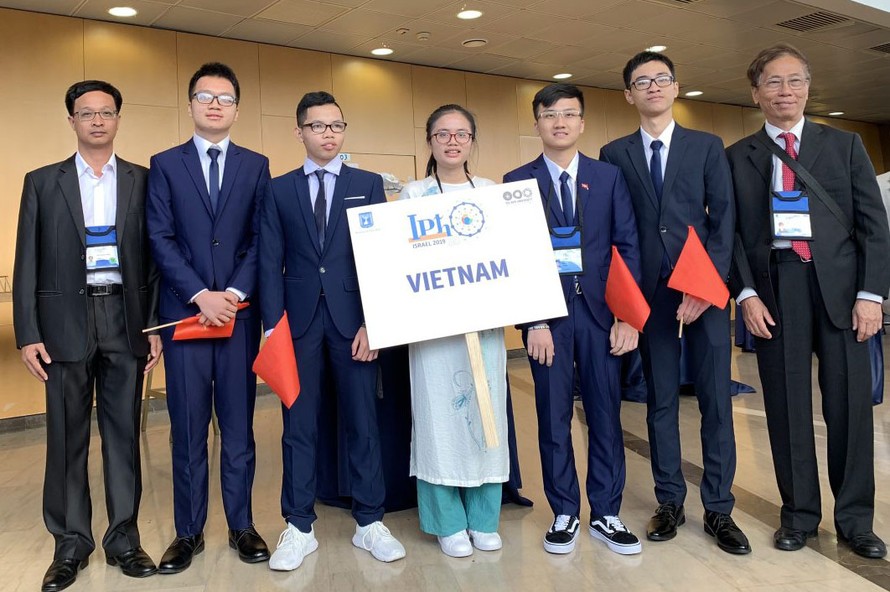 Đoàn Việt Nam dự thi Olympic Vật lý quốc tế năm 2019