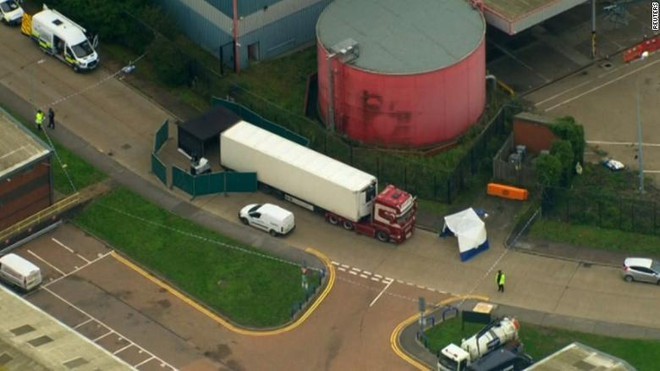 39 người được phát hiện tử vong thùng xe container lạnh tại hạt Essex, gần thủ đô nước Anh, hôm 23/10. Ảnh: Reuters.