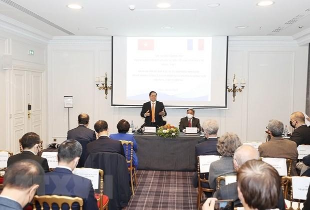 Thủ tướng Phạm Minh Chính phát biểu tại buổi gặp các bác sĩ, chuyên gia y tế Pháp-Việt. (Ảnh: Dương Giang/TTXVN)