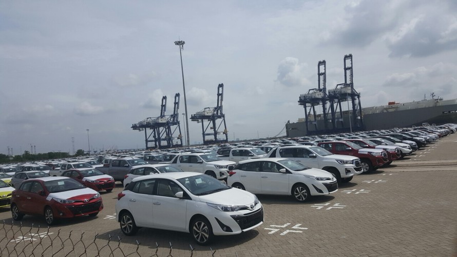 Loạt xe miễn thuế của Toyota và Mitsubishi đã về cảng Hiệp Phước