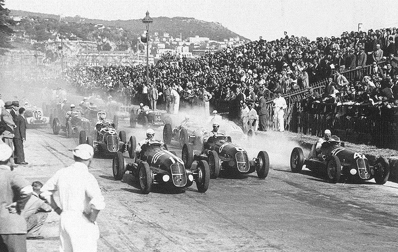 Giải đua xe Công thức 1 bắt nguồn từ các giải Grand Prix tổ chức từ những năm 1920 và 1930.
