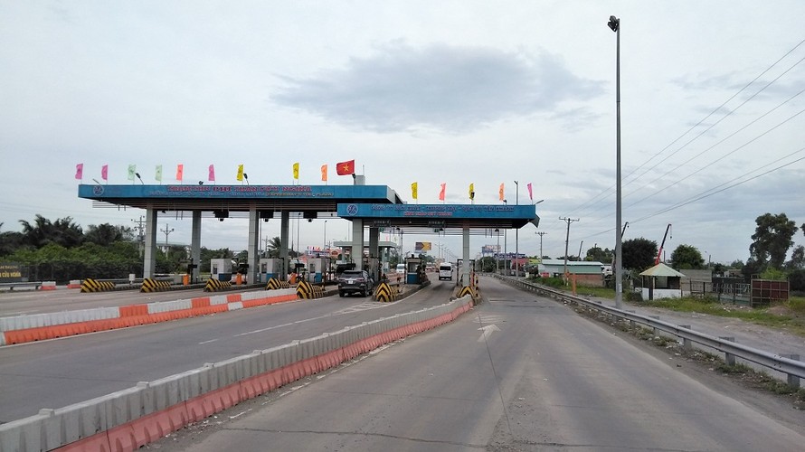 Trạm thu phí cao tốc TP.HCM – Trung Lương thời điểm sáng 1/1.