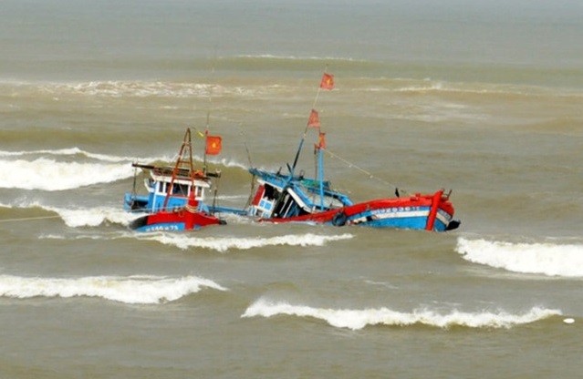 Tàu cá Khánh Hòa bị chìm ở Côn Đảo