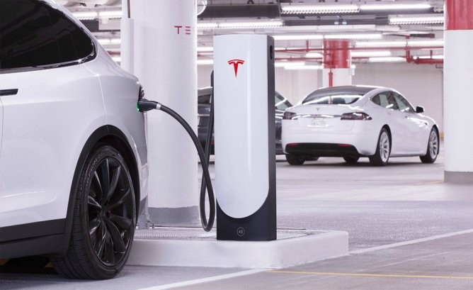 Tesla giới thiệu công nghệ sạc điện siêu nhanh: 5 phút đi được 120 km