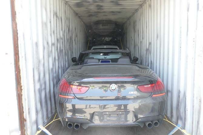 Phát hiện loạt xe bị đánh cắp trong container ở Italy