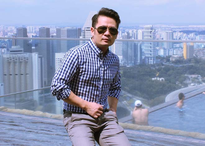 Bằng Kiều 'chuẩn men' ở Singapore sau đồn thổi về 'tình mới'