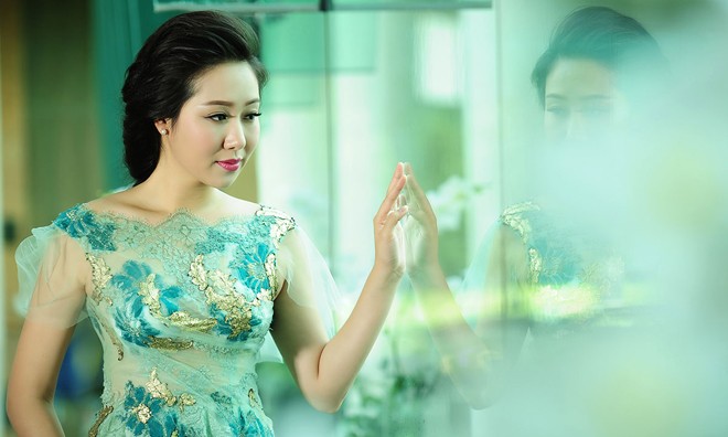 Hoa hậu Ngô Phương Lan khoe vẻ đẹp đầy đặn, gợi cảm.
