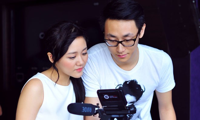Người yêu tin đồn Rocker Nguyễn chính là đạo diễn MV mới 'Ngày gần anh' của Văn Mai Hương.