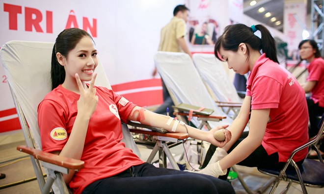 Nguyễn Thị Loan vận động hiến tình nguyện 12.000 đơn vị máu