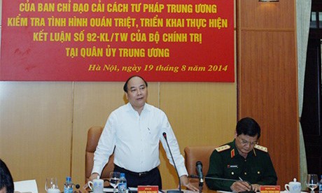 Phó Thủ tướng Nguyễn Xuân Phúc trong buổi làm việc với Quân ủy Trung ương.