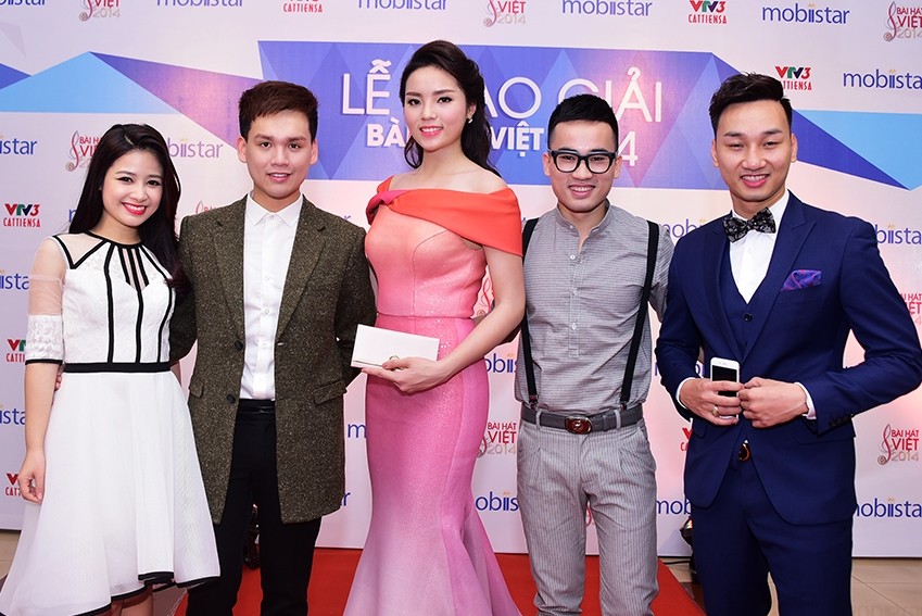 Hoa hậu Kỳ Duyên và các khách mời tham dự lễ trao giải Bài hát Việt 2014.