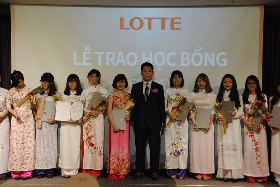 Thêm 76 sinh viên nhận học bổng của tập đoàn Lotte