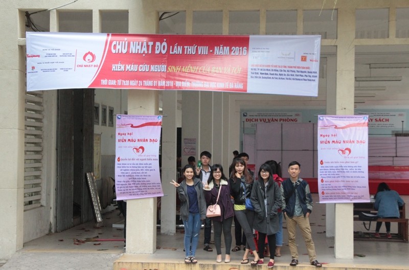 Trường ĐH Kinh tế Đà Nẵng đã sẵn sàng cho ngày hội Chủ nhật Đỏ sẽ diến ra vào sáng mai 24/1. Ảnh: Đào Phan. 