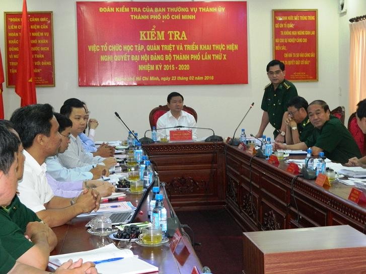 Bí thư Thành uỷ Đinh La Thăng làm việc với Đảng uỷ Bộ đội biên phòng TPHCM ngày 23/2.
