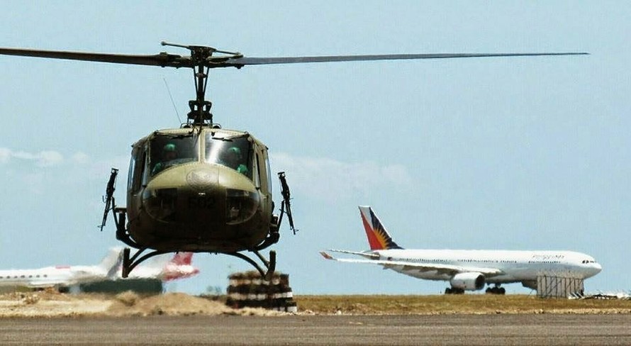 Một chiếc trực thăng UH-1D của Không quân Philippines tại căn cứ không quân Mactan Benito Ebuen ở thành phố Cebu.