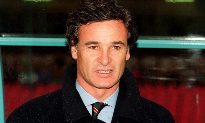 Ranieri bắt đầu được biết tới trong nghề HLV khi đưa Cagliari giành chức vô địch giải hạng ba Italy mùa 1988-1989 và giành quyền lên Serie A sau đó một năm. Bước tiến này giúp Ranieri được mời đến dẫn dắt Napoli.