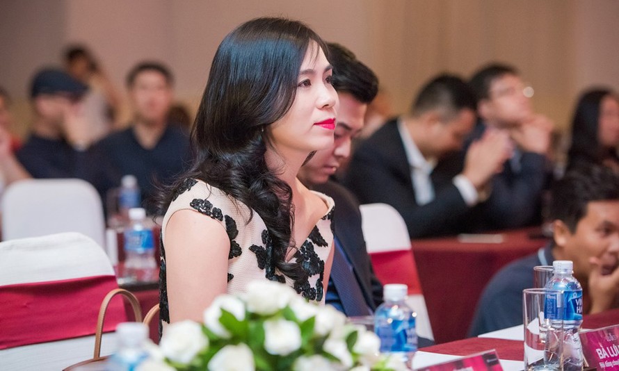 Bà Lưu Nga tại cuộc họp báo Hoa hậu Việt Nam 2016 hôm 24/5.
