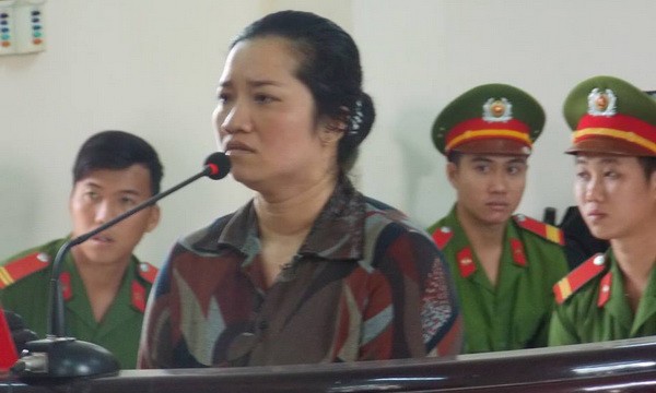 Bà Lê Thị Hường ở phiên tòa sơ thẩm lần đầu. Ảnh: Tân Châu.