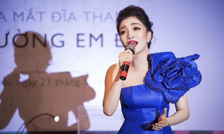 Nữ ca sĩ Phạm Thu Hà.