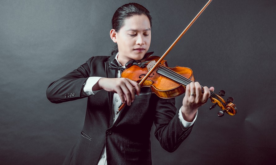 Nghệ sĩ violin Anh Tú.