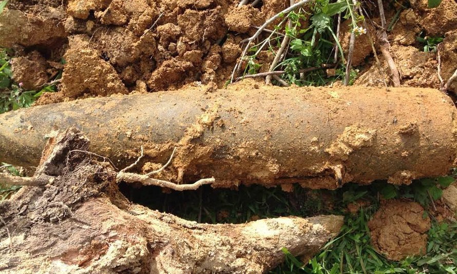 Quả bom nặng 300kg được người dân phát hiện khi đào móng làm nhà.