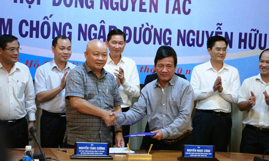 Ngày 2/10, UBND TPHCM ký hợp đồng nguyên tắc thuê máy bơm.