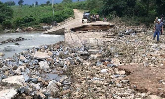 Mưa lớn làm hư hỏng một số tuyến đường giao thông ở huyện M’đrắk.