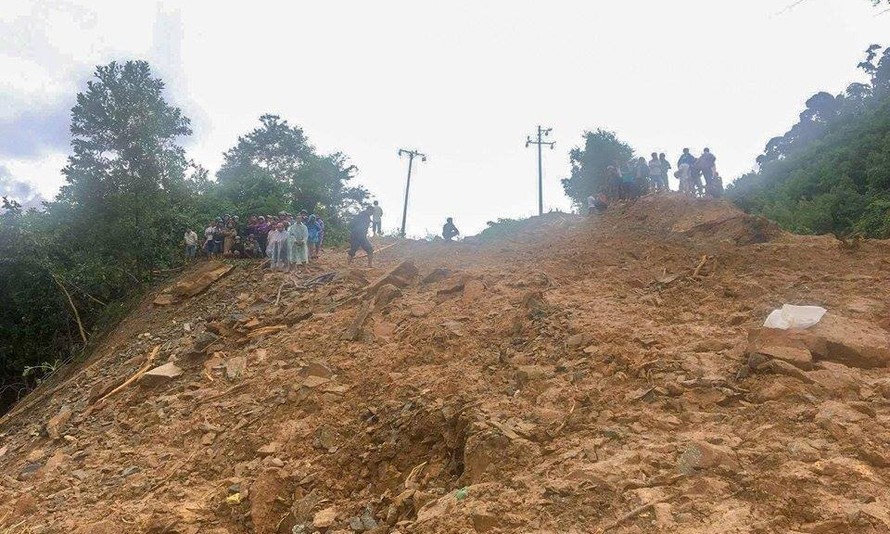 Tìm thấy thi thể nạn nhân thứ 3 vụ sạt lở núi ở Quảng Nam