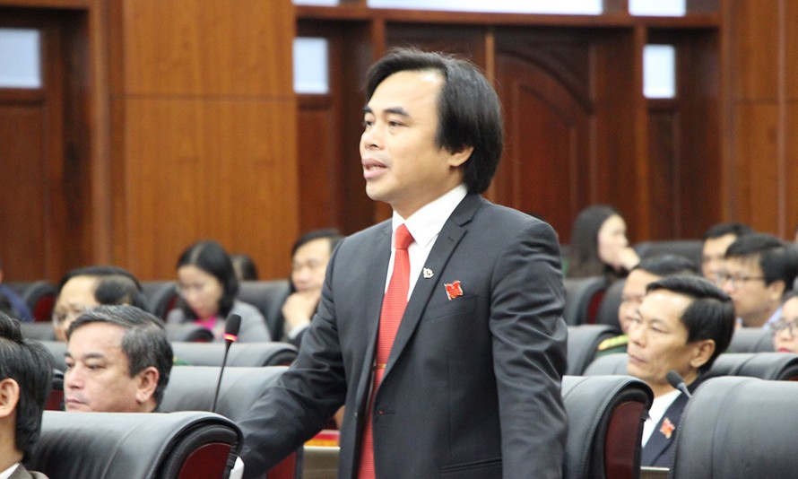 Đại biểu Tô Văn Hùng phát biểu tại Kỳ họp thứ 6 HĐND TP Đà Nẵng khóa IX.