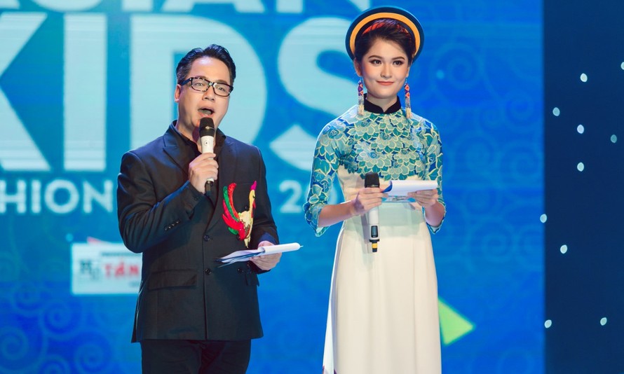 Á hậu Thuỳ Dung dẫn chương trình của MC Tùng Leo.