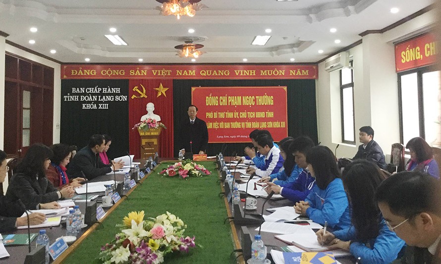 Chủ tịch tỉnh Lạng Sơn Phạm Ngọc Thưởng phát biểu tại buổi làm việc.