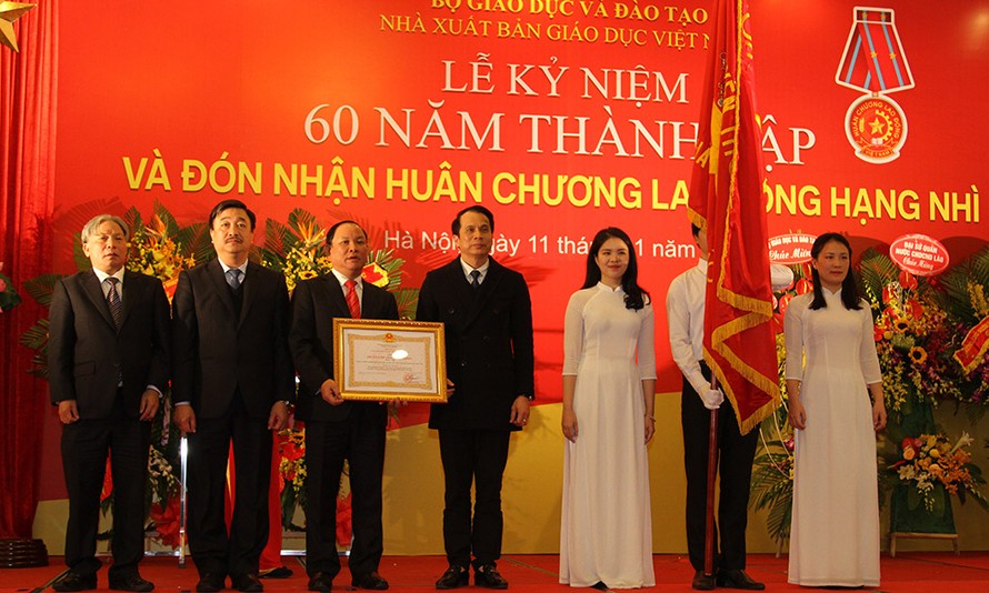 NXB Giáo dục Việt Nam đón nhận Huân chương Lao động hạng nhì