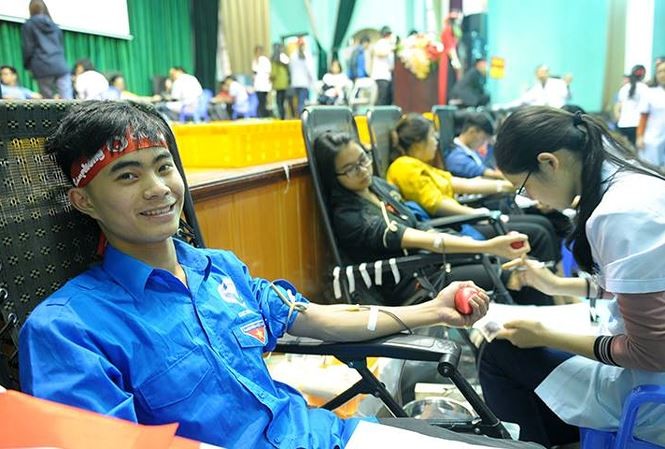 Ngọc Minh Hiếu sinh viên năm 2 ngành Đa khoa, ĐH Y Thái Bình tham gia hiến máu 