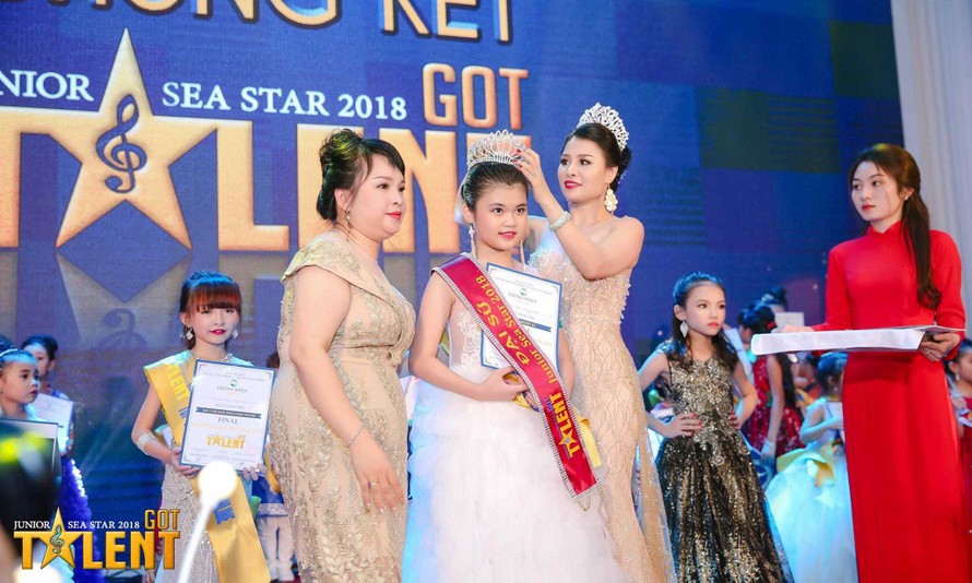 Nguyễn Ngọc Trang Anh đăng quang danh hiệu Đại sứ ‘Junior Miss Sea Star 2018’.