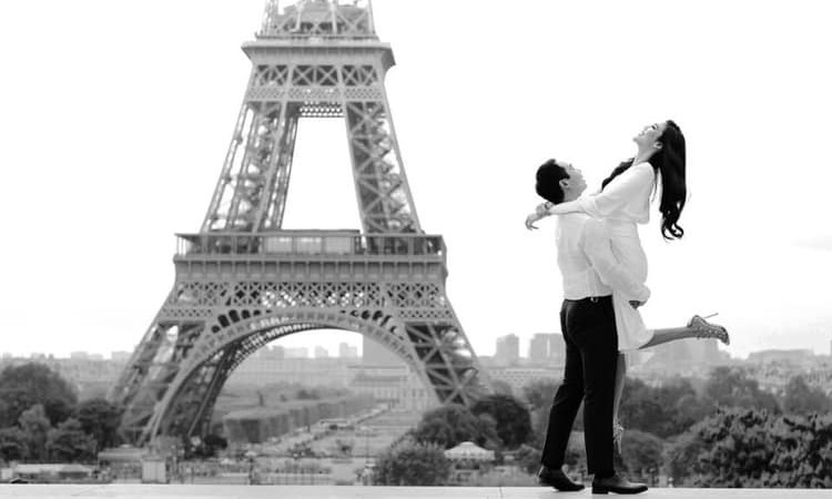 Hé lộ ảnh cưới lãng mạn của Lan Khuê và ông xã dưới chân tháp Eiffel.