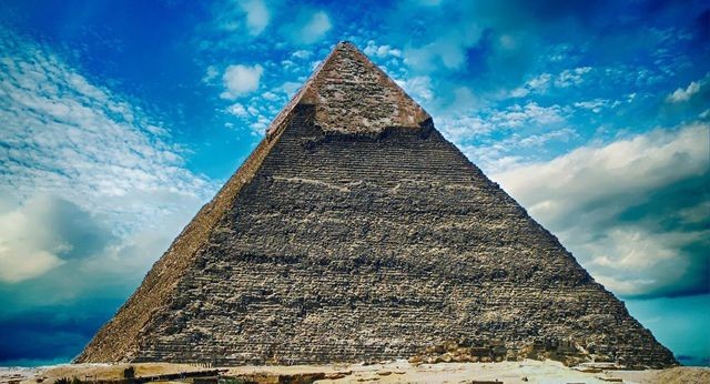 Bí ẩn về kỹ thuật xây dựng Kim tự tháp ở Ai Cập chưa bao giờ có hồi kết.