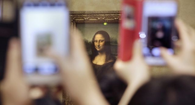 Nụ cười bí ẩn của nàng Mona Lisa vẫn luôn luôn là bí ẩn.