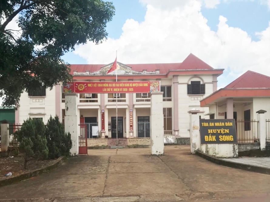Trụ sở TAND huyện Đắk Song, nơi lập 57 bộ hồ sơ khống