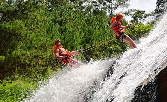 du lịch mạo hiểm tại thác Datanla