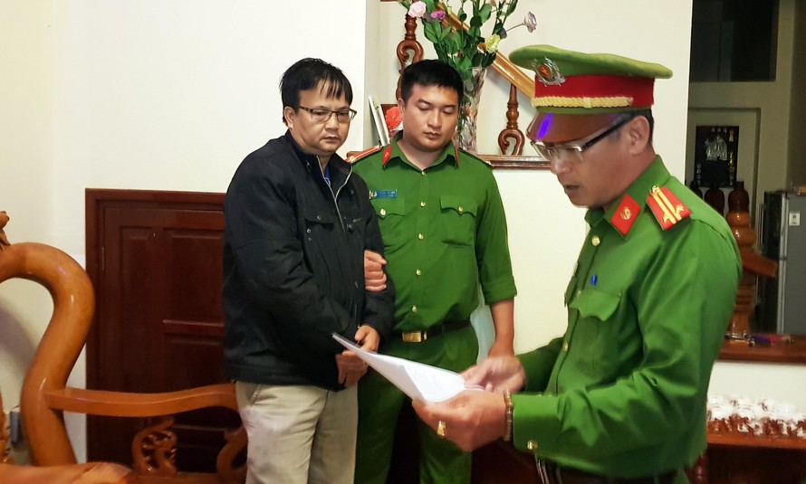 Đọc lệnh băt tạm giam Ngô Minh Sơn 