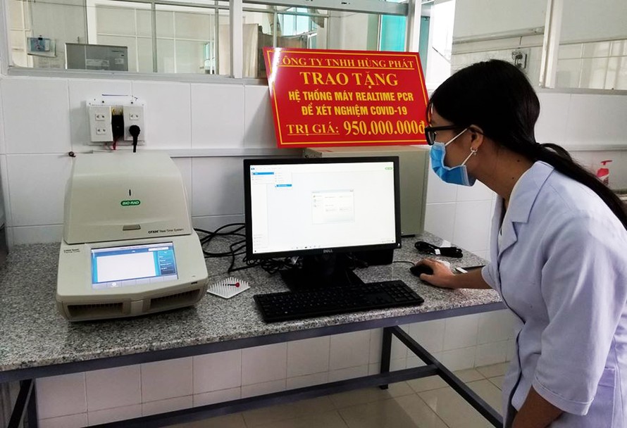 Máy xét nghiệm SARS-CoV-2 doanh nghiệp tặng CDC Lâm Đồng chỉ có 950 triệu đồng