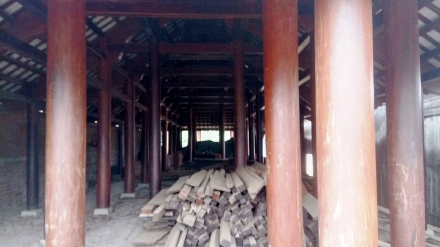 Một phần căn nhà gỗ “khủng” của ông Quyến tại trung tâm thị trấn Ea Súp chưa hoàn thiện